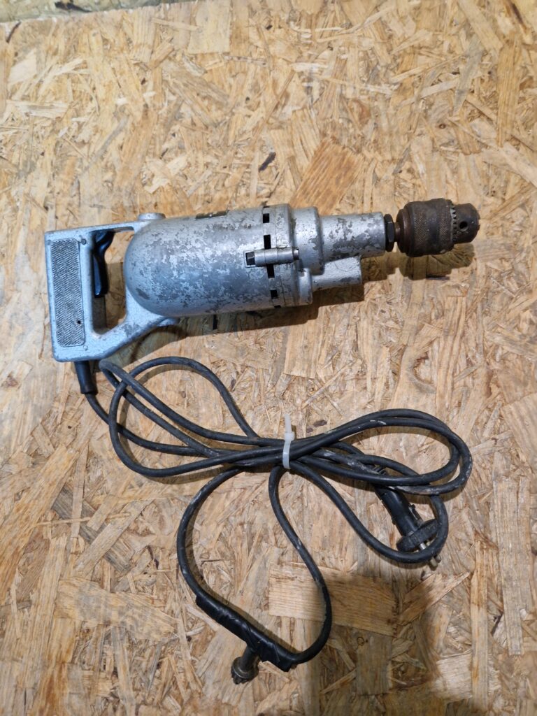 Wiertarka TIPEUS10 aluminiowa starodawna 260 WAT