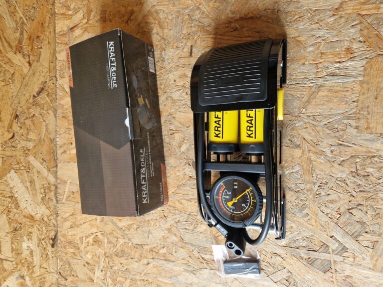 POMPKA NOŻNA Z MANOMETREM KD11824