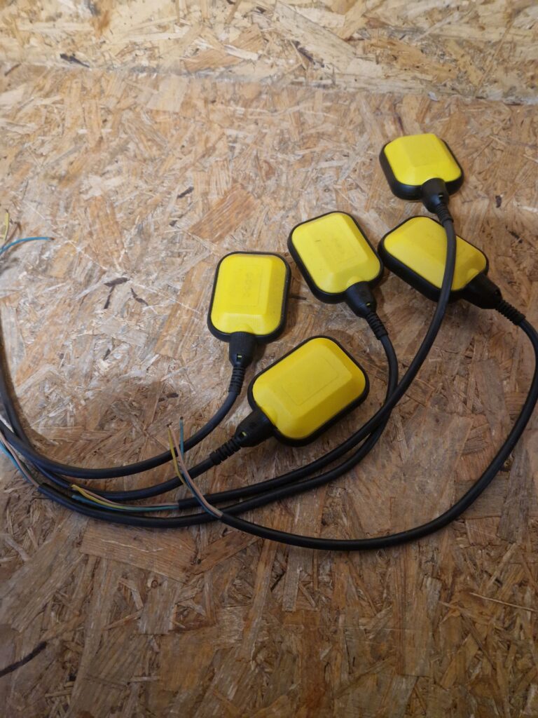 WYŁĄCZNIK PŁYWAKOWY DO POMPY ZANURZENIOWEJ CZUJNIK POZIOMU WODY