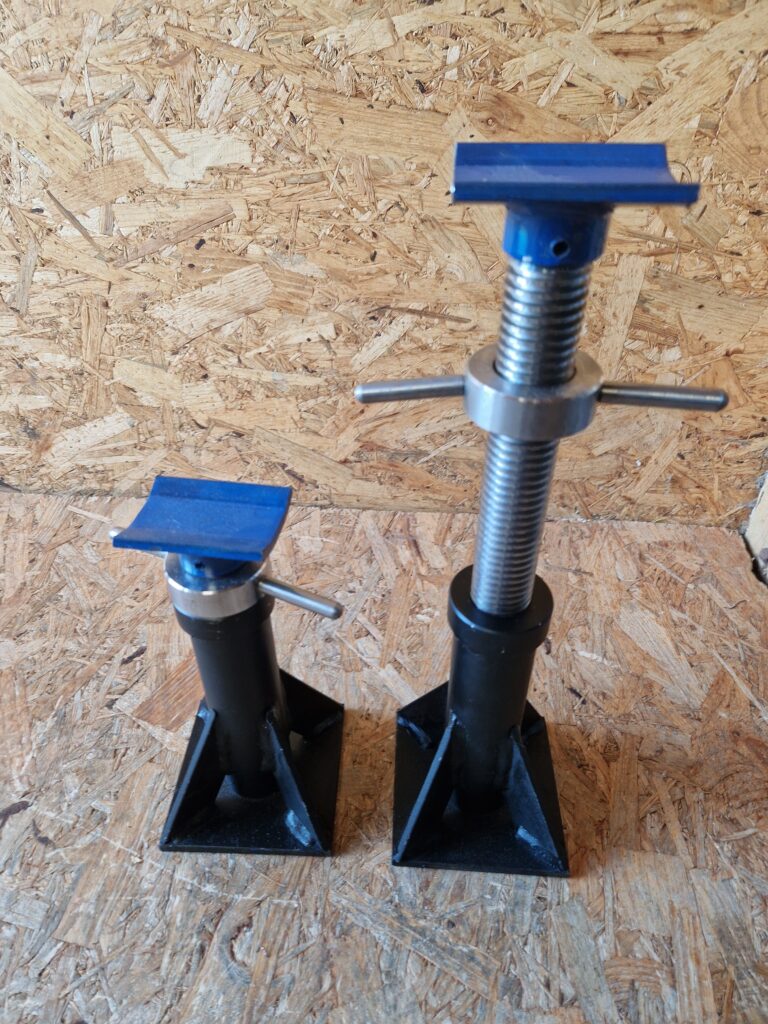 Profesjonalna kobyłka warsztatowa – stalowa podstawa śrubowa