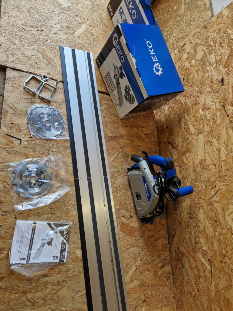 Pilarko-zagłębiarka elektryczna GEKO G80753 o mocy 1200 W