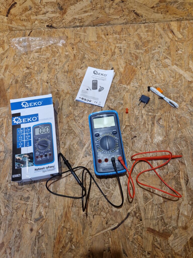 Multimetr cyfrowy G3021 uniwersalny miernik elektryczny prądu i napięcia