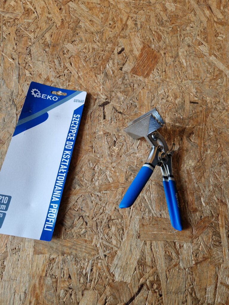 Szczypce kleszcze blacharskie dekarskie wygięte 210mm 80x35mm GEKO G01668