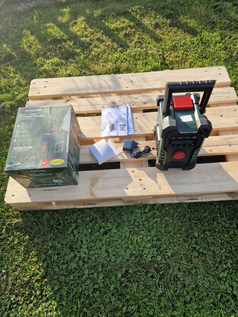 Radio budowlane akumulatorowe Parkside PBR 10 A1 (Nowe)
