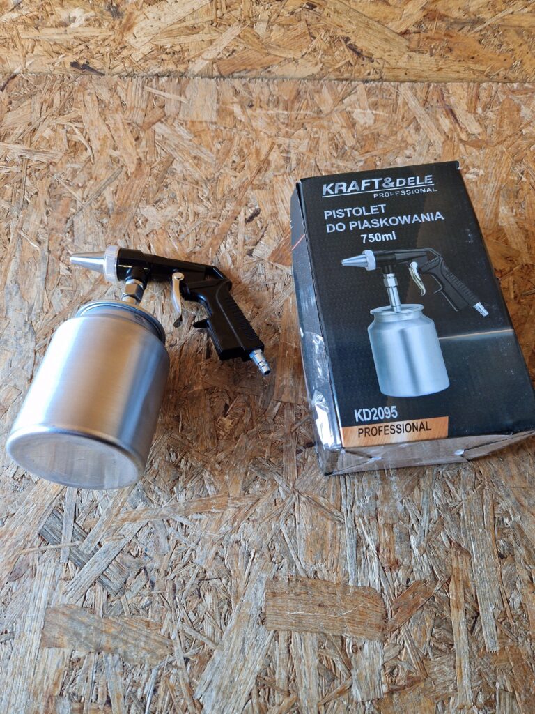 Pistolet pneumatyczny do piaskowania Kraft&Dele KD2095 750ml